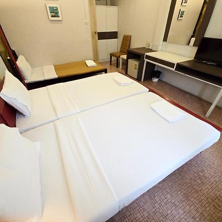 Rajata Hotel Банкок Екстериор снимка