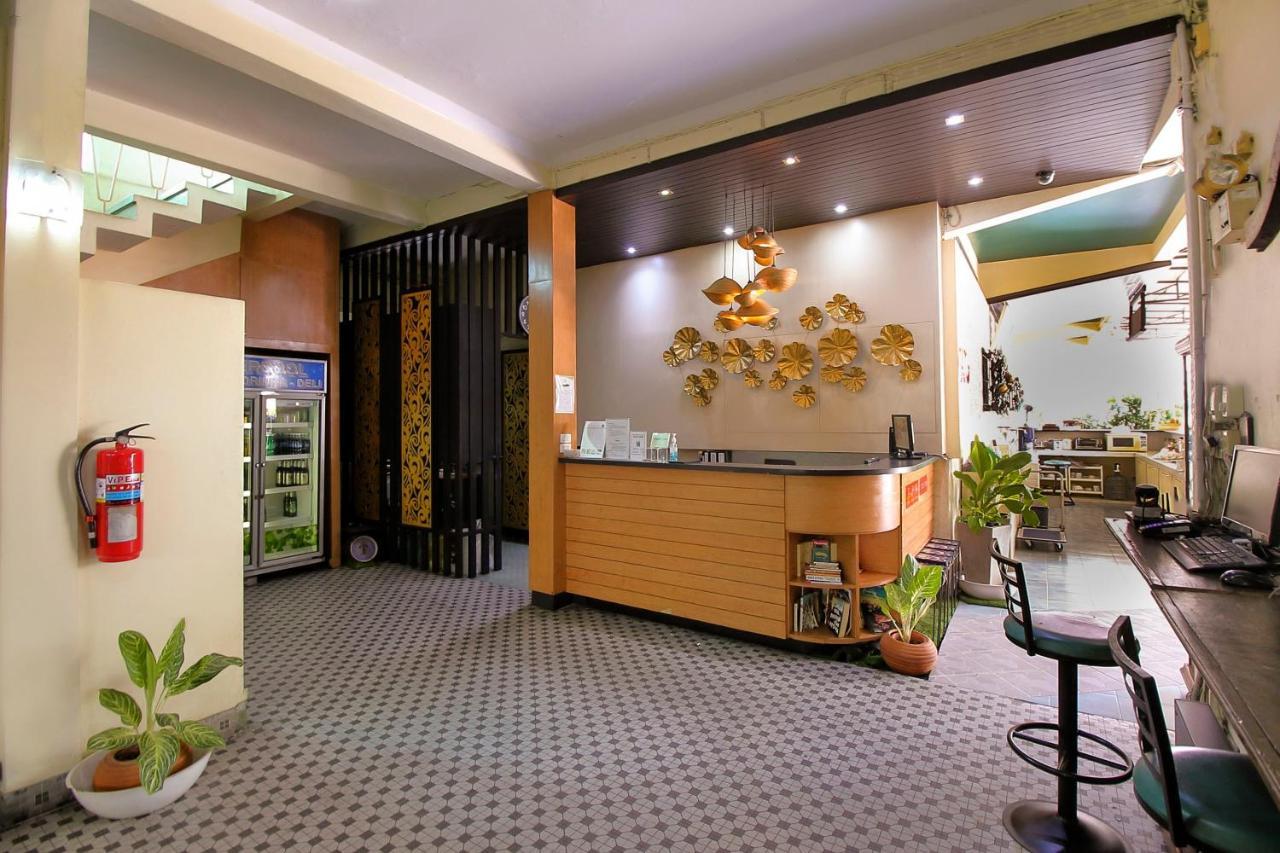Rajata Hotel Банкок Екстериор снимка