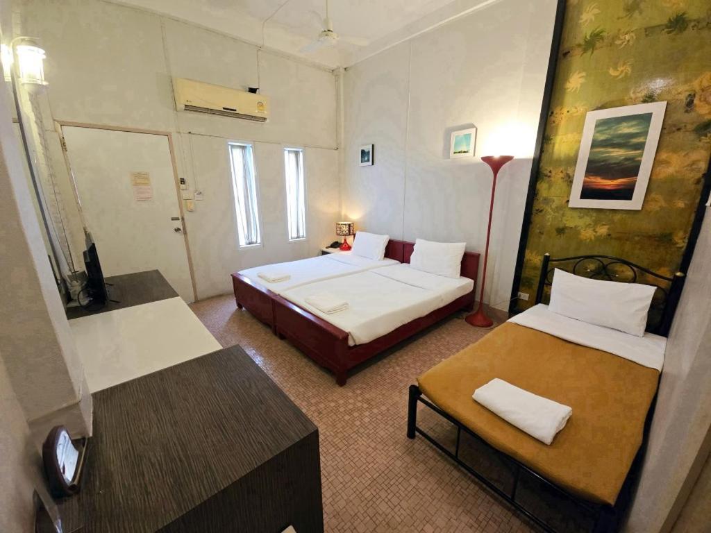Rajata Hotel Банкок Екстериор снимка