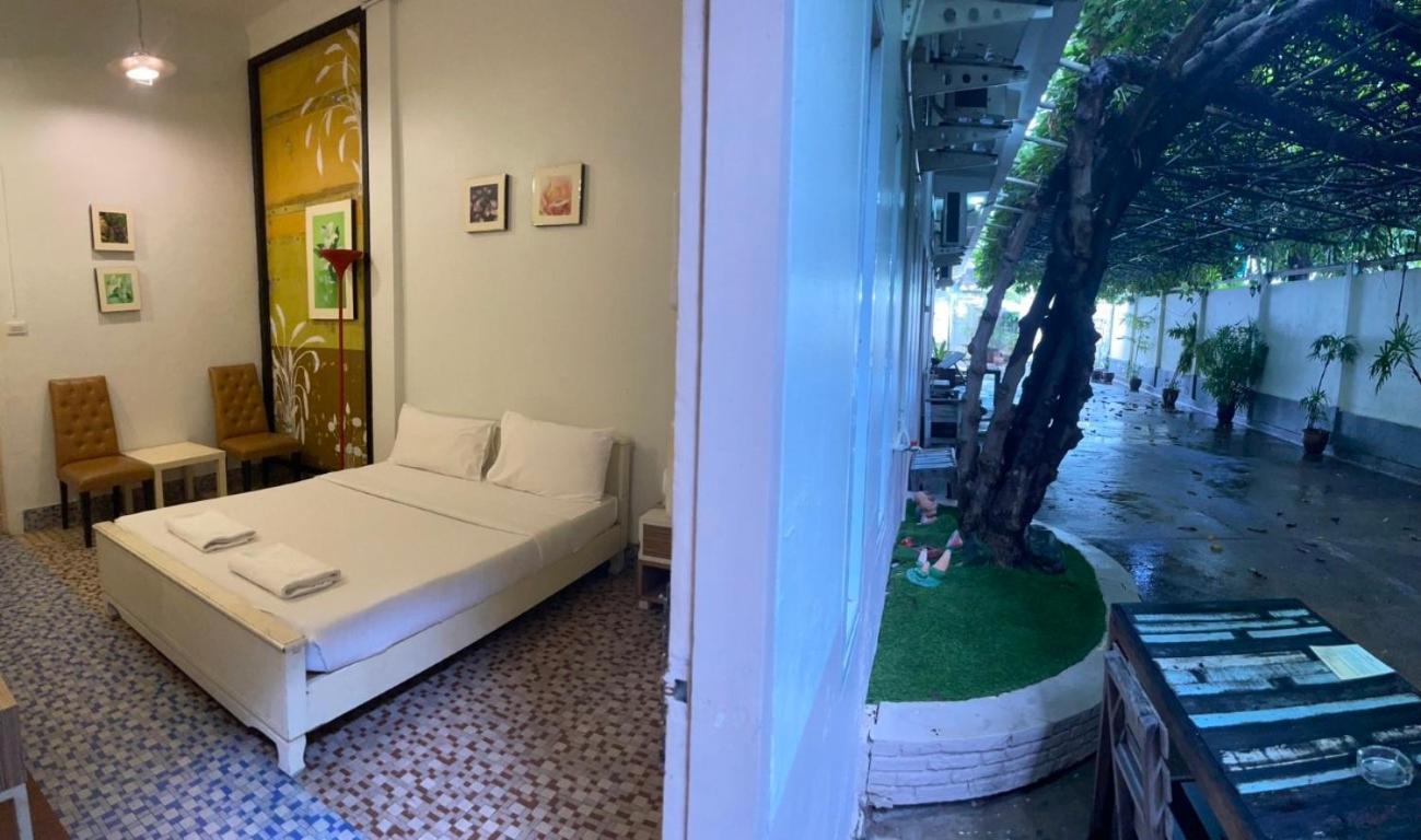 Rajata Hotel Банкок Екстериор снимка