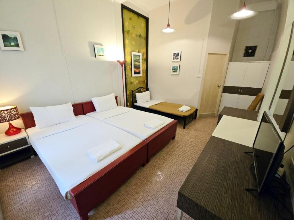 Rajata Hotel Банкок Екстериор снимка