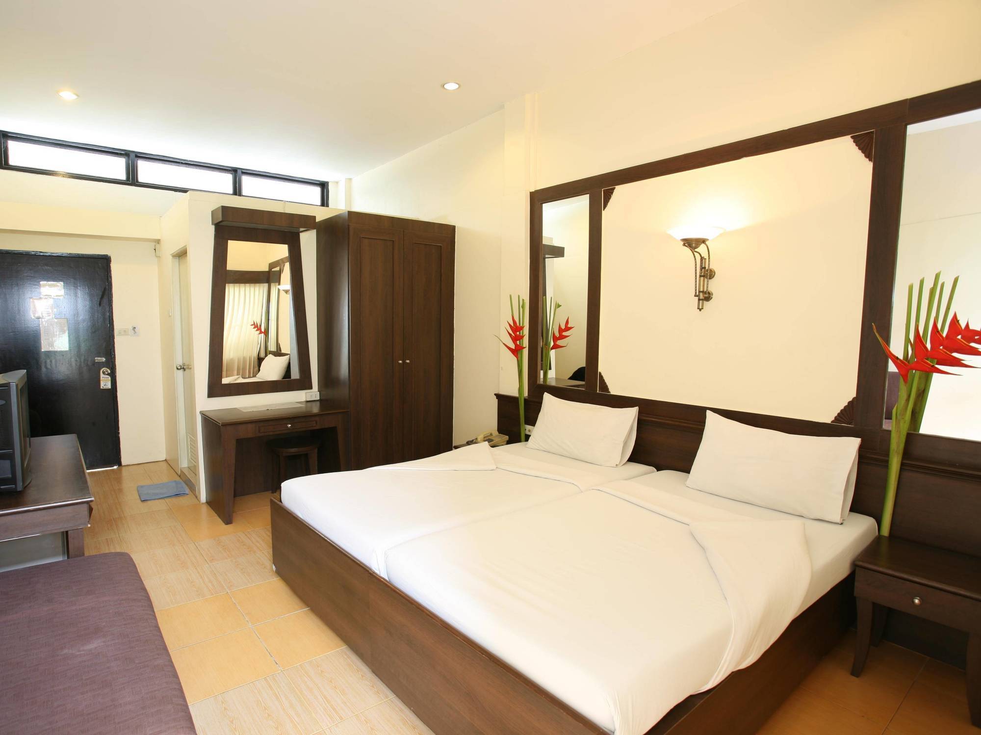 Rajata Hotel Банкок Екстериор снимка
