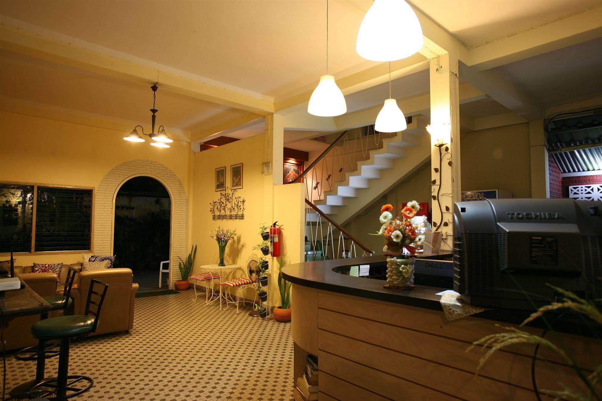 Rajata Hotel Банкок Екстериор снимка